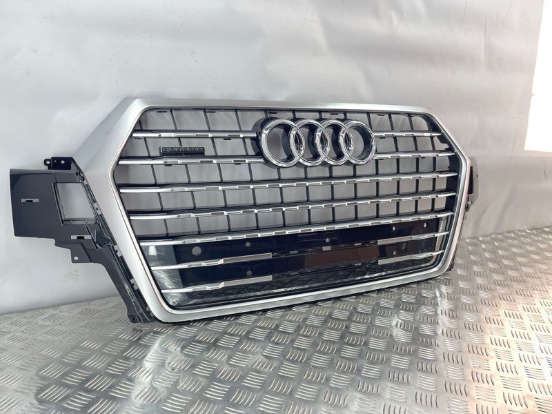 Решетка радиатора 4M0853651JRN4 Audi Q7