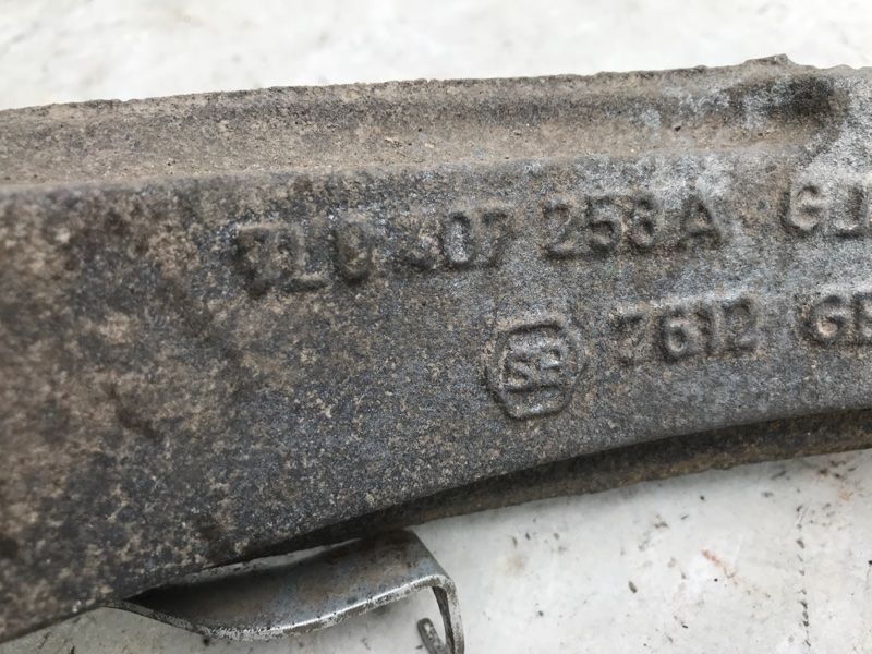 Поворотний кулак / цапфа 7L0407258A Audi Q7