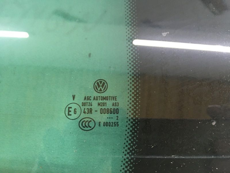 Бічне скло дверей 5N0845213 Volkswagen Tiguan