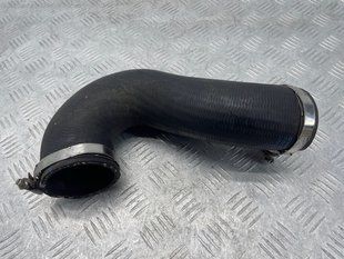 Патрубок интеркулера 7P0145972D Volkswagen Touareg