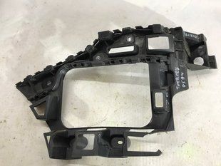 Направляющая заднего бампера 7P6807393A Volkswagen Touareg