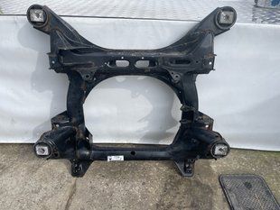 Підрамник передній 7P0400025 Volkswagen Touareg