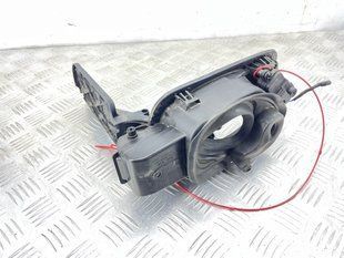 Корпус лючка кришки паливного бака 8W0809906A Audi A4 Allroad