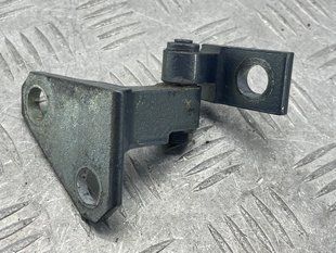 Петля двери верхняя 3C0831402D Volkswagen CC