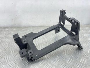 крепление блока управления 4M0907348D Audi Q7