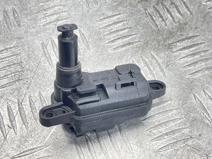 Замок лючка паливного бака 8S0862153 Audi Q7