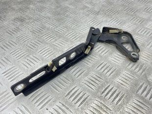 Петля капота 4L0823302 Audi Q7