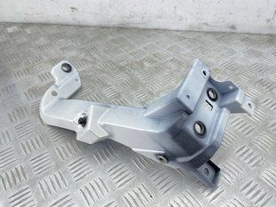 Кронштейн крила 31688244 Polestar 2
