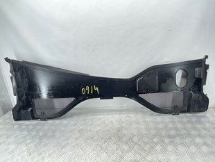 Кожух водовідвідного короба 4G8819447H9B9 Audi A7