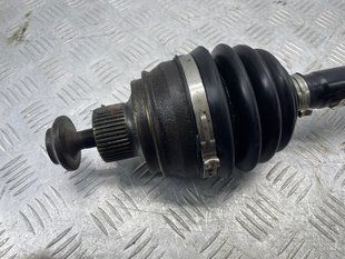 Привідний вал передній 4G0407271F Audi A6 Audi A6, Audi A7, Audi A8, Audi Q5, Audi RS7, Audi S6, Audi S7, Audi S8, Audi SQ5