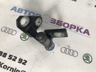 Петля двери верхняя 3C4833401D Volkswagen CC