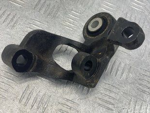 Кронштейн опори двигуна DG936P093B Ford Fusion