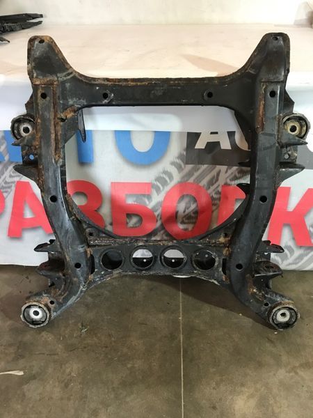 Підрамник передній 7P0400025 Volkswagen Touareg