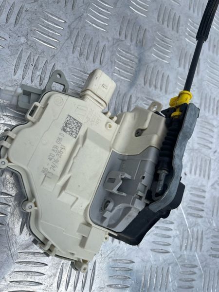 Замок двери 4G0839016D Audi A6