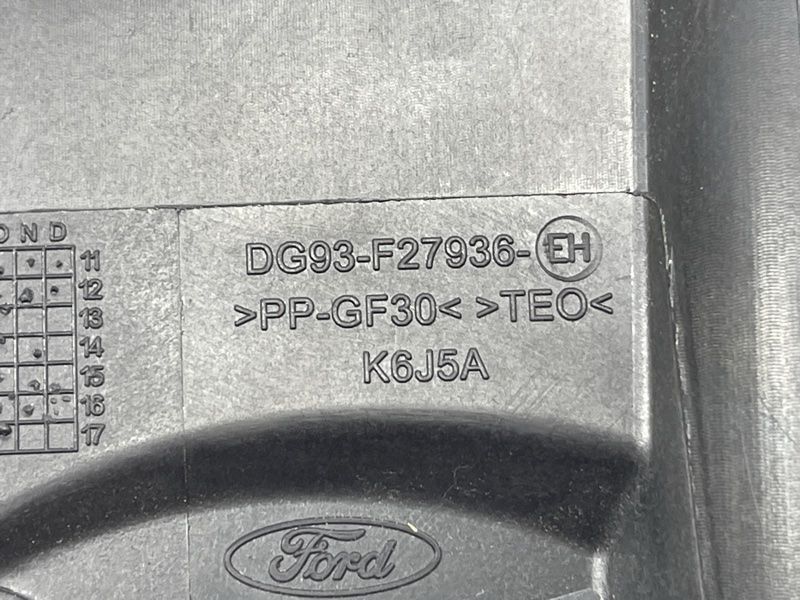Корпус лючка крышки топливного бака в зборе DG93F27936 Ford Fusion