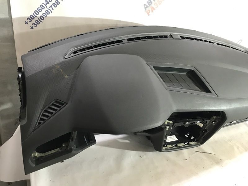 Торпедо с подушкой безопасноти Volkswagen Tiguan