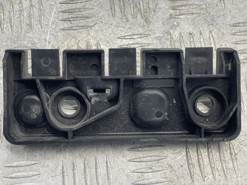Кронштейн порога 31378135 Volvo XC90