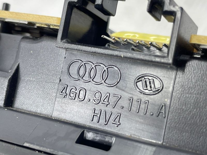 Плафон освітлення салону 4G0947111A6PS Audi A6