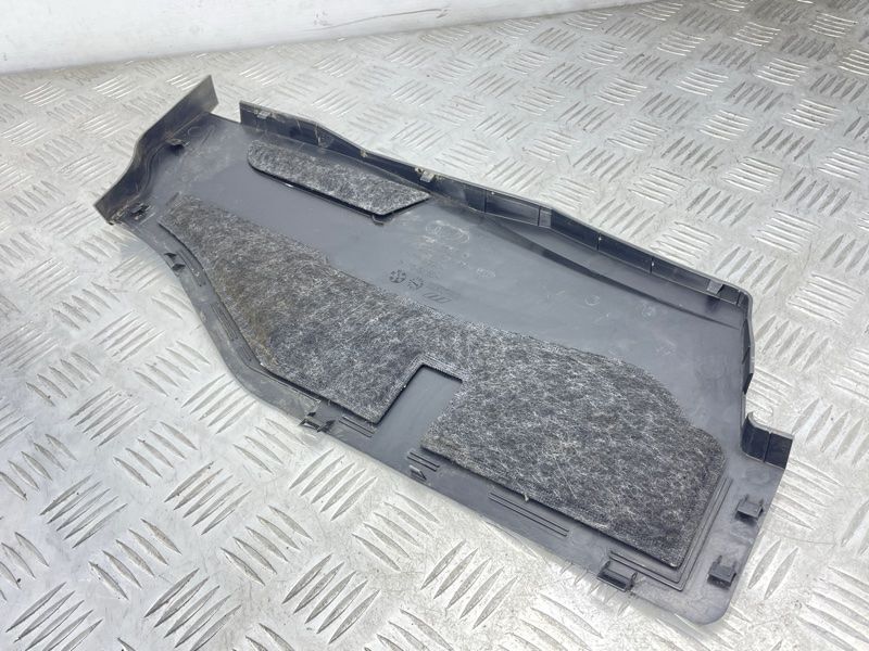 Накладка жабо 4K1819447 Audi A6