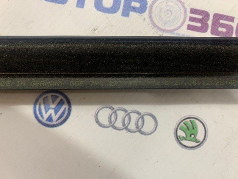 Молдинг двери ХРОМ 7P0837477E Volkswagen Touareg