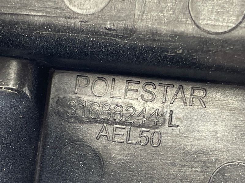 Кронштейн крила 31688244 Polestar 2