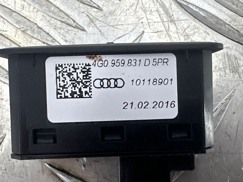 Кнопка Audi A6