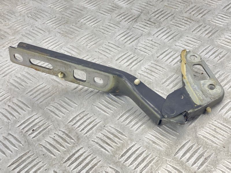 Петля капота 4L0823302 Audi Q7