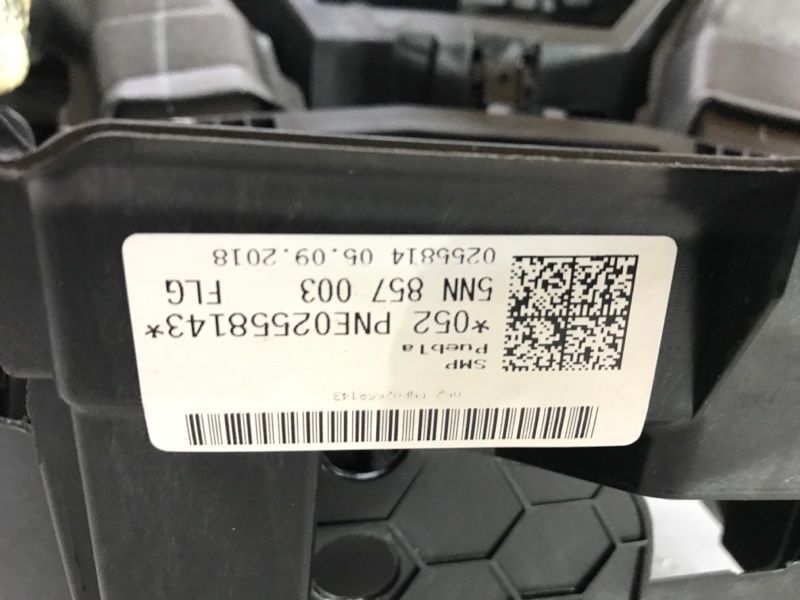 Торпедо с подушкой безопасноти Volkswagen Tiguan