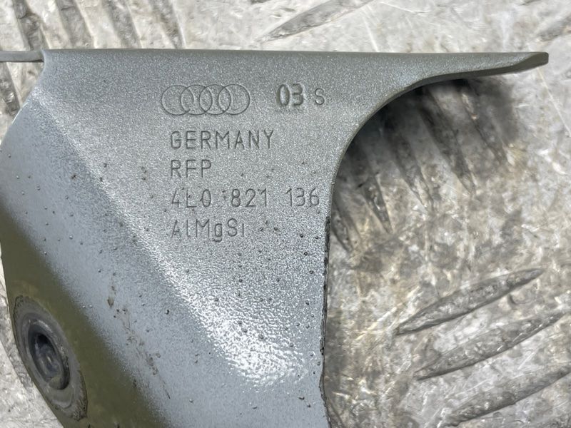 Кронштейн крила 4L0821136 Audi Q7