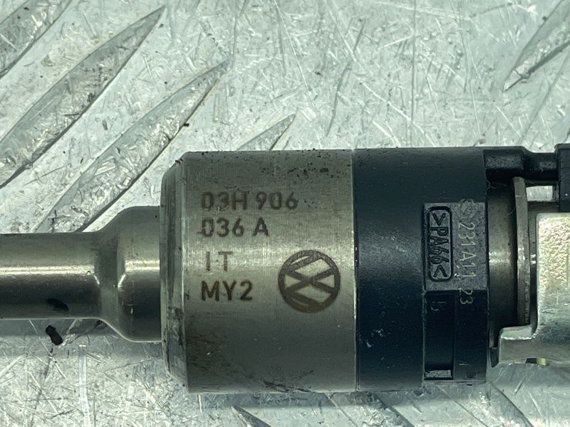 Топливная форсунка 03H906036A Volkswagen Touareg
