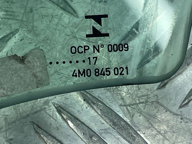 Скло дверей 4M0845021 Audi Q7