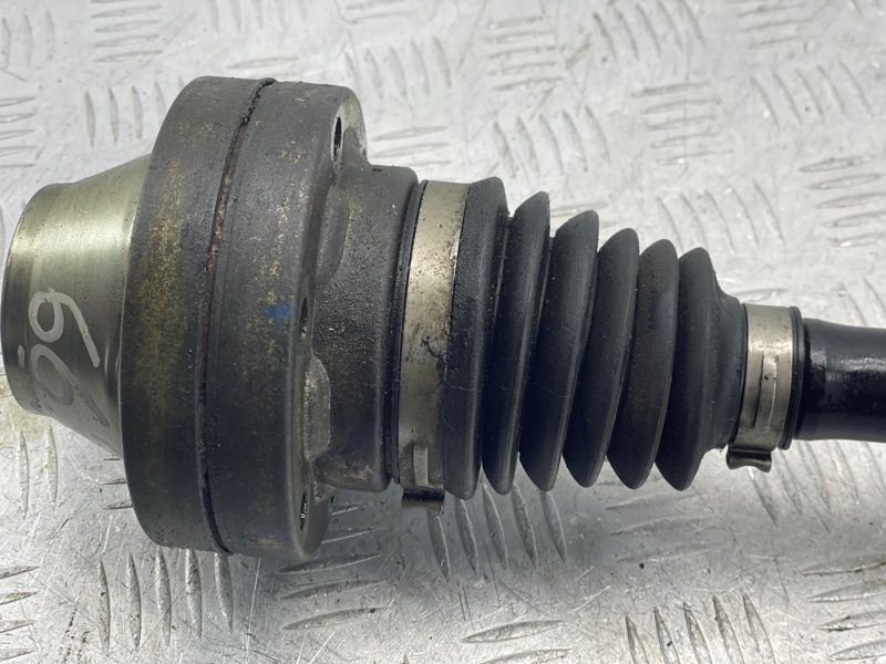 Піввісь 7P0407271C Volkswagen Touareg