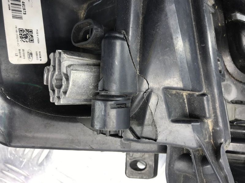 Фара протитуманна KT4B15B243AD Ford Edge