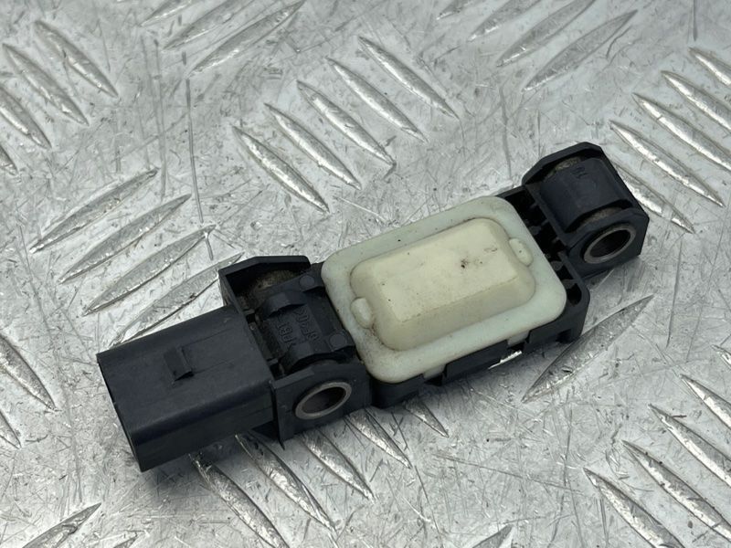 Датчик удара 7L0909606D Volkswagen Touareg