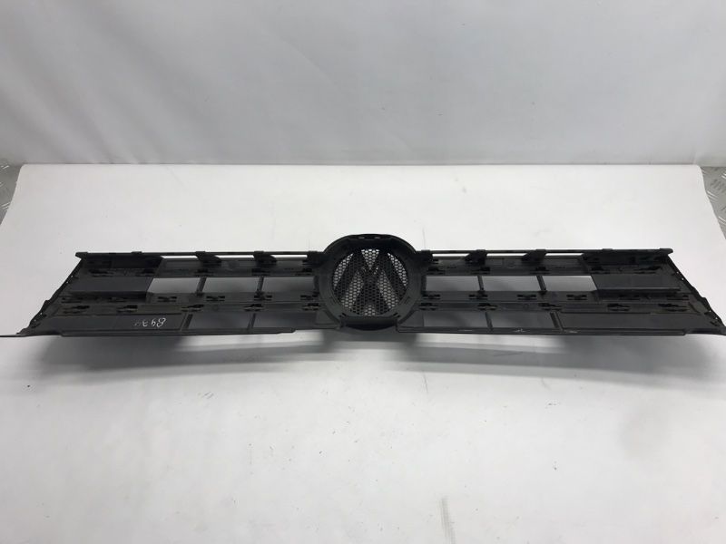 Решетка радиатора 7P6853651AZLL Volkswagen Touareg