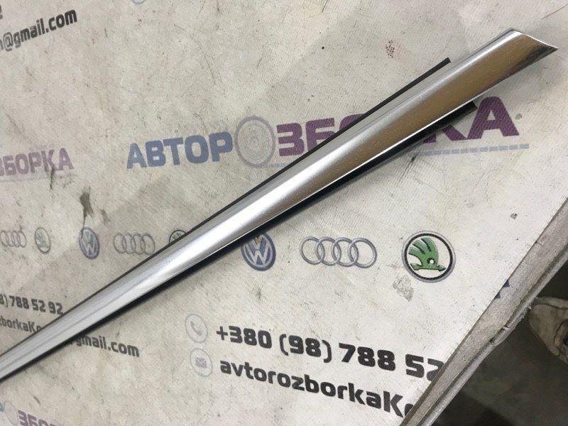 Молдинг дверей 7P0837476H Volkswagen Touareg
