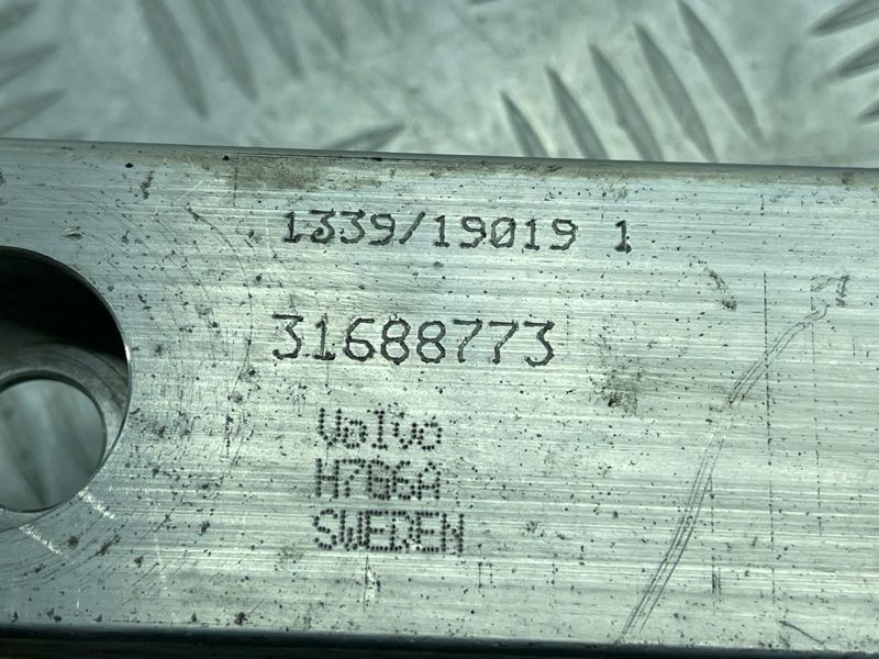 Поперечина 31688773 Volvo XC60