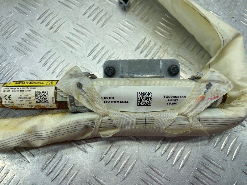 Шторка безпеки бічна / Airbag 31271737 Volvo XC60