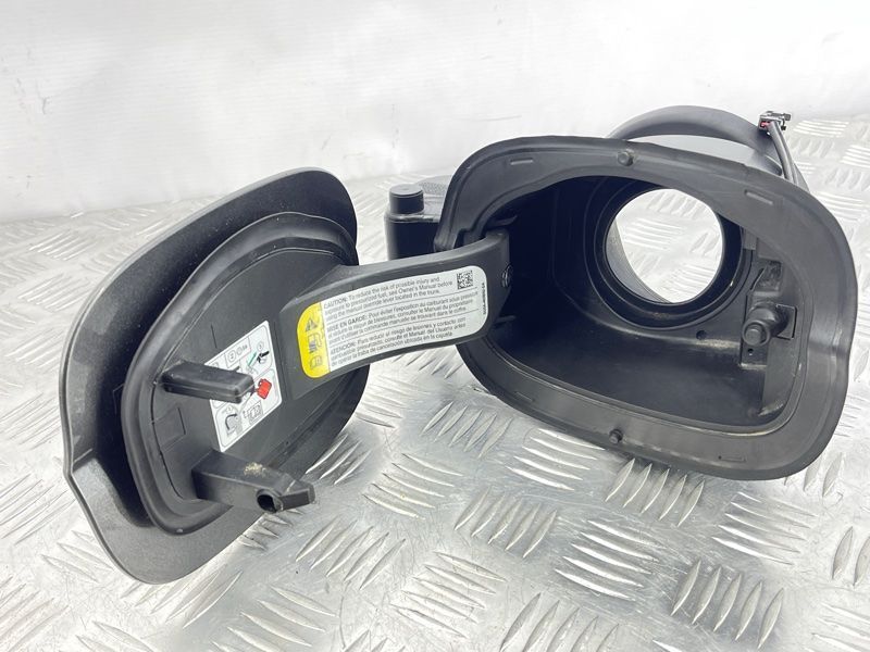 Корпус лючка крышки топливного бака в зборе DG93F27936 Ford Fusion