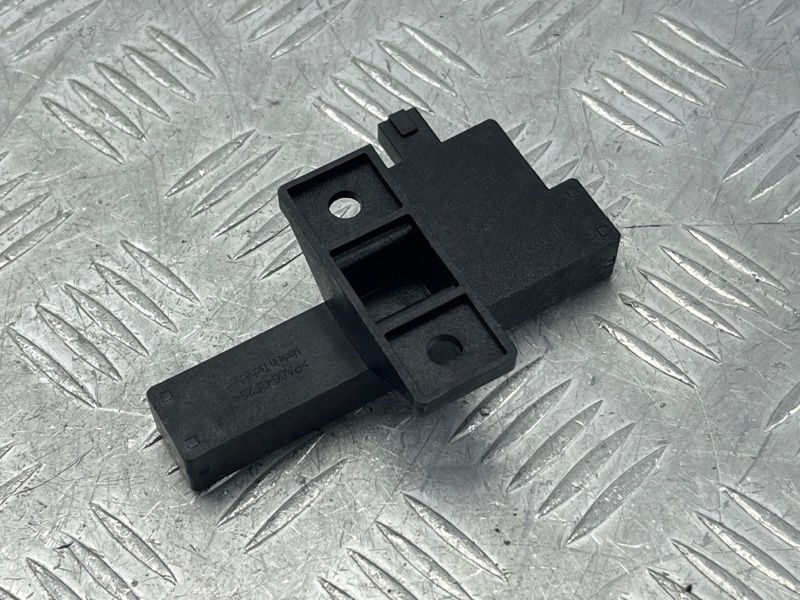 Антенна бесключевого доступа (KESSY) 8K0907247 Audi A6 Audi A4, Audi A4 Allroad, Audi A5, Audi A6, Audi A7, Audi A8, Audi Q5, Audi RS5, Audi RS7, Audi S4, Audi S5, Audi S6, Audi S7, Audi S8, Audi SQ5