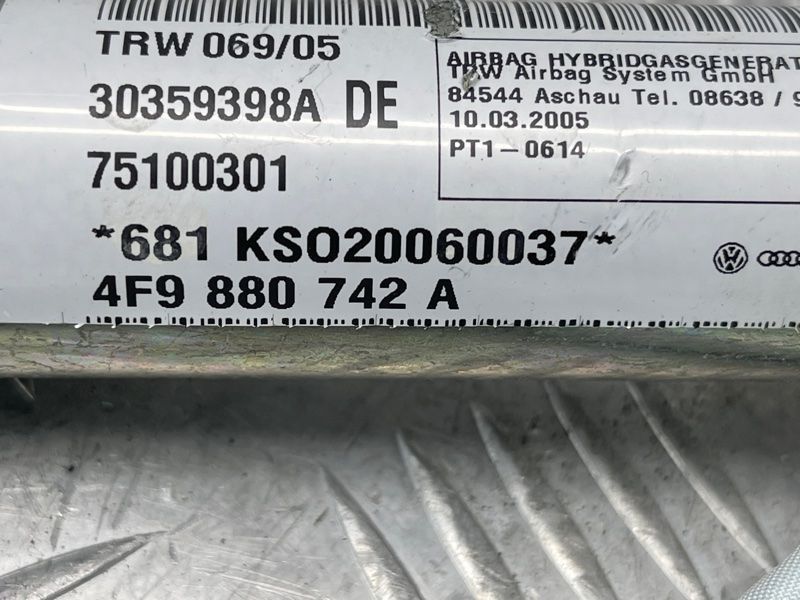 Шторка безпеки бічна / Airbag 4F9880742A Audi A6