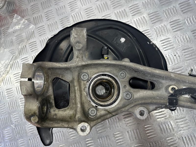 Поворотний кулак / цапфа 4M0407242J Audi Q7