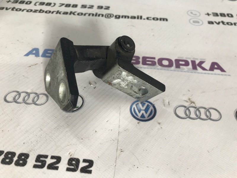 Петля двери верхняя 3C4833401D Volkswagen CC