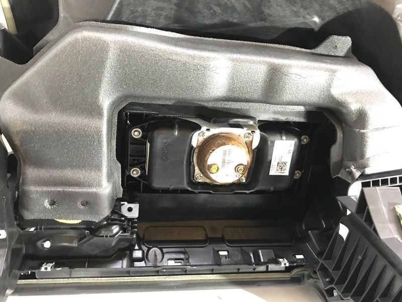 Торпедо с подушкой безопасноти Volkswagen Tiguan