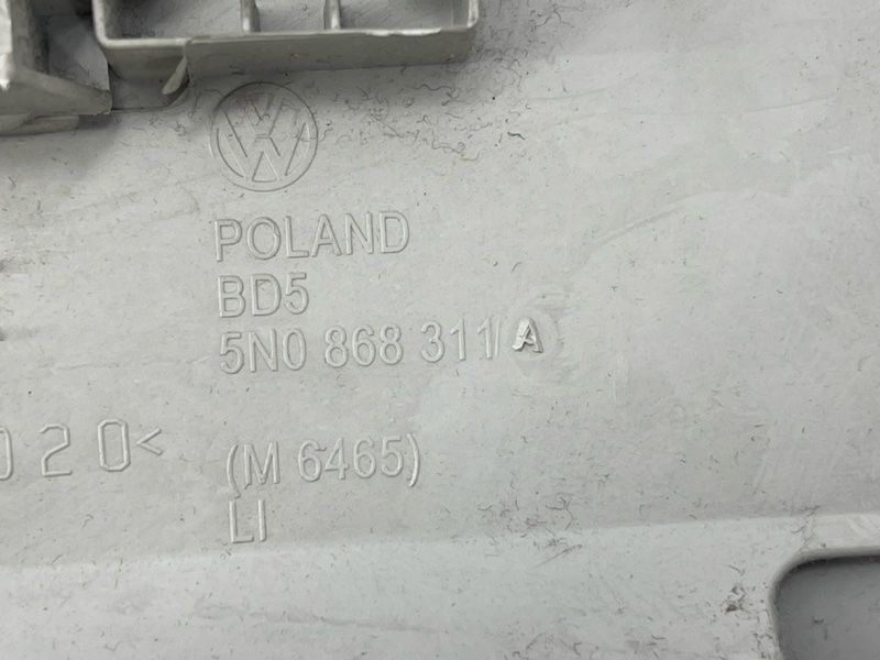Облицовка стойки Volkswagen Tiguan