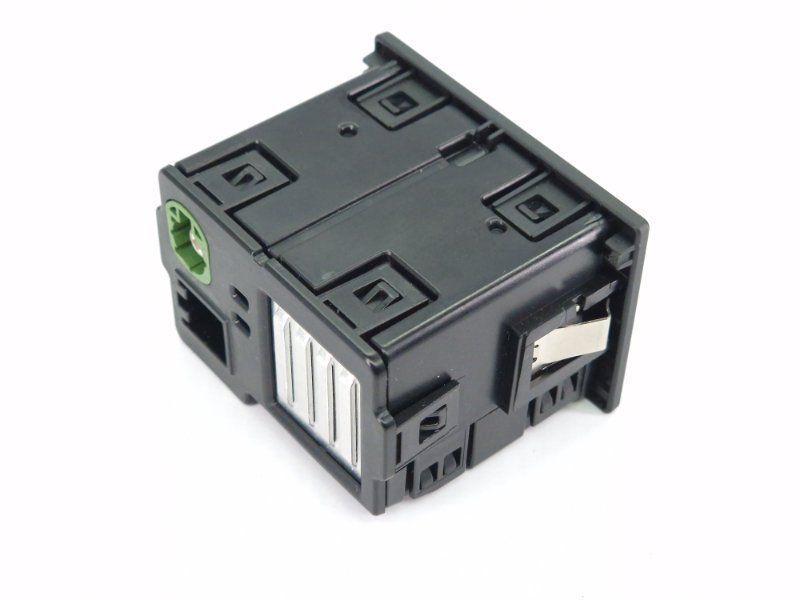 Разъем для подключения внешних аудиоисточников (2x USB + 1x AUX-IN) 4G0035736 Audi A6 Audi A6, Audi S6