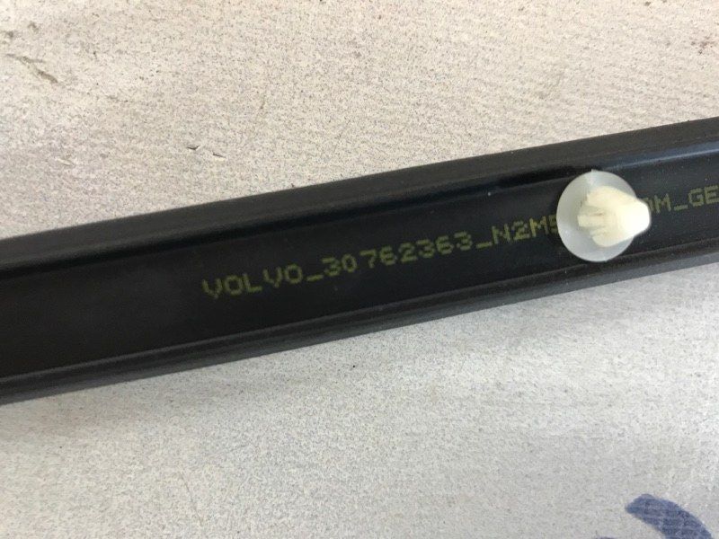 Ущільнювач дверей 30762363 Volvo XC60