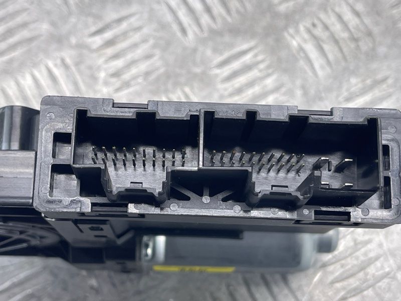 Блок керування дверей 31674755 Volvo XC90