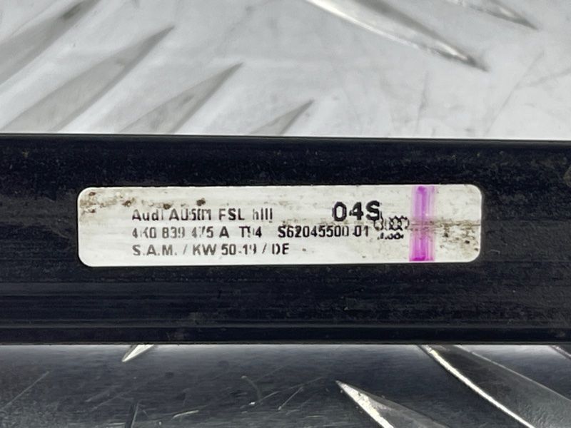 Молдинг / ущільнювач пазу скла 4K0839475AT94 Audi A6