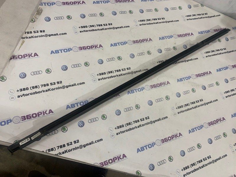 Молдинг двери ХРОМ 7P0837477E Volkswagen Touareg